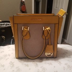 Michael Kors handbag with detachable shoulder stra